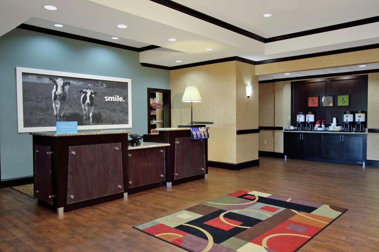 Hampton Inn & Suites Баффало Екстер'єр фото